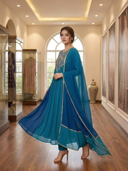 ✨ Step into pure royalty with this breathtaking dual-tone flared Anarkali! 💙